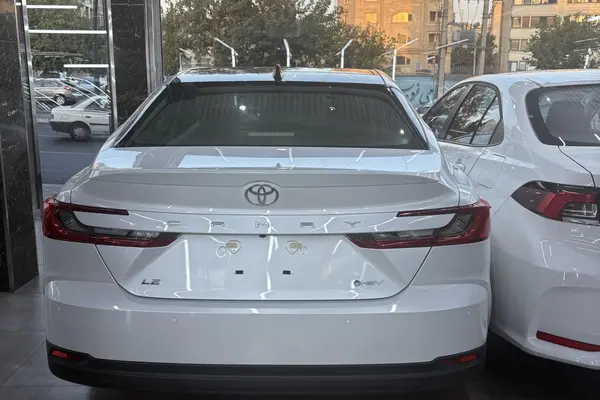 تویوتا کمری LE هیبرید - 2025