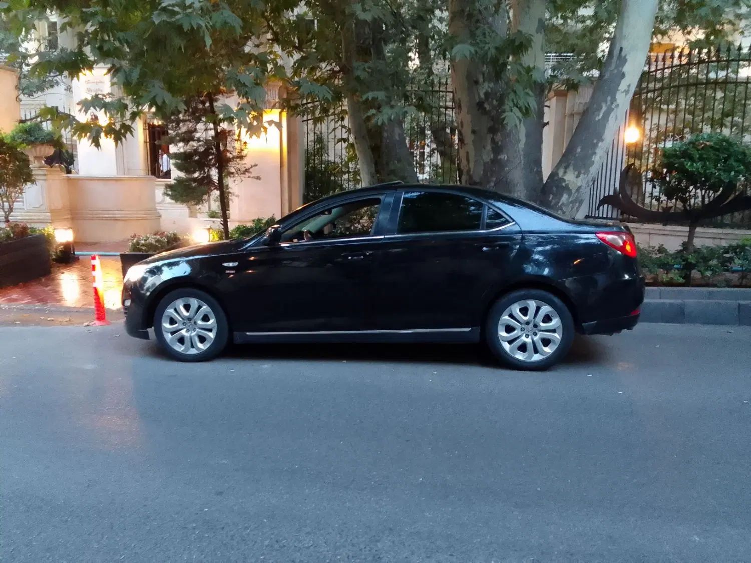 ام جی 550 اتوماتیک - 2010