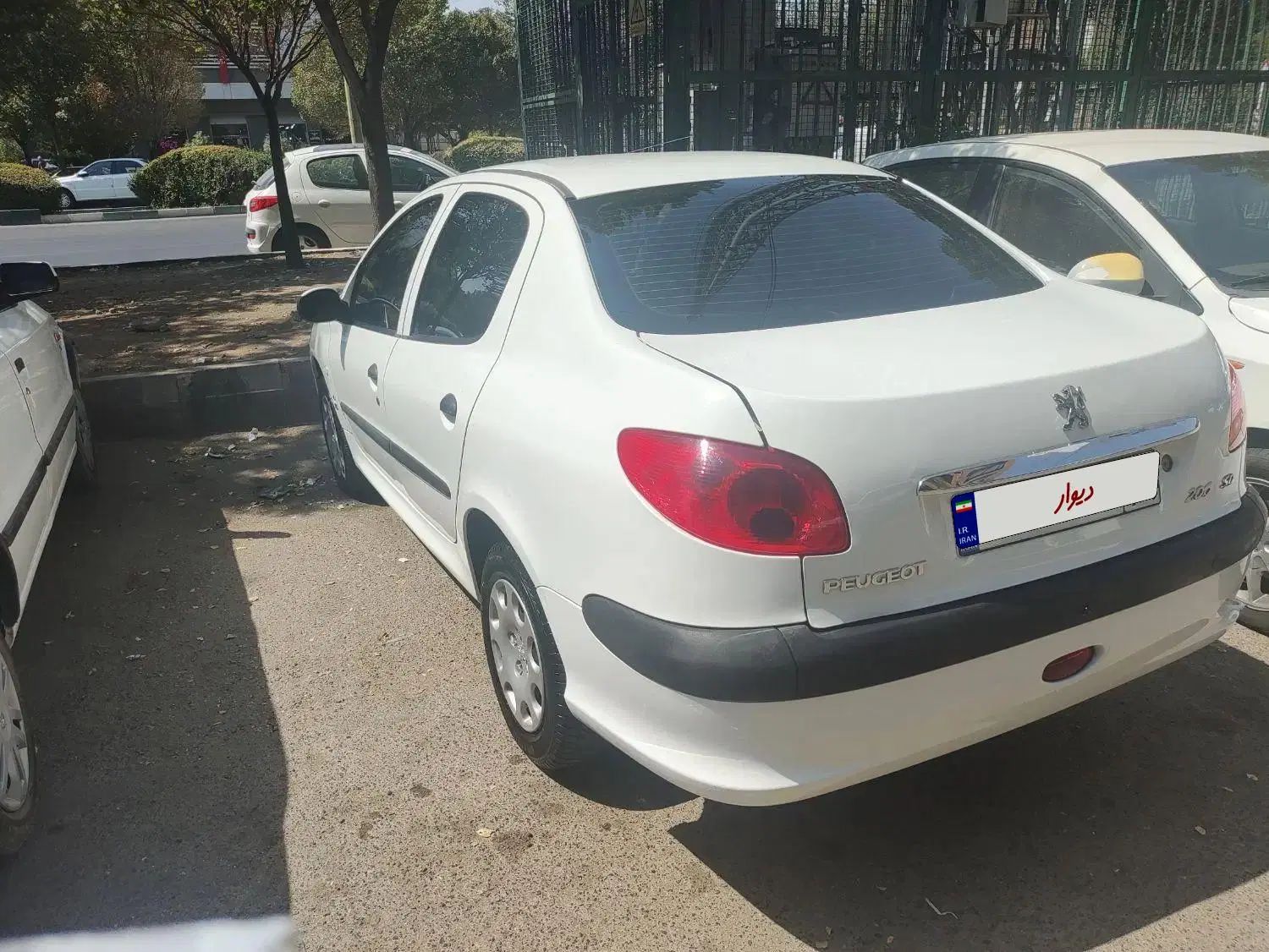 پژو ۲۰۶ صندوق دار v8 - 1394