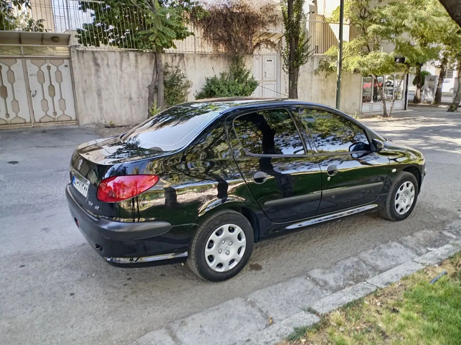 پژو ۲۰۶ صندوق دار v8 - 1400