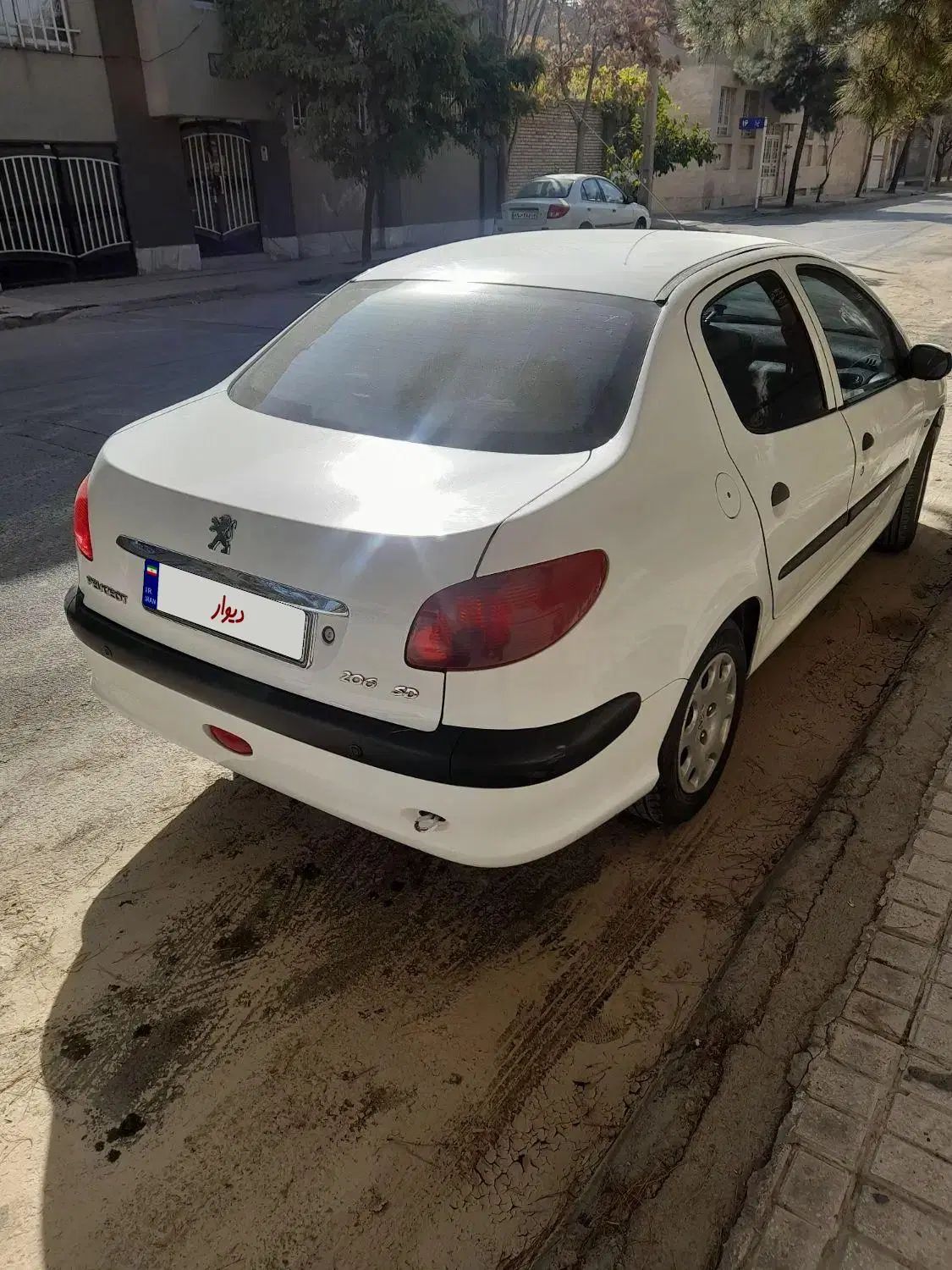 پژو ۲۰۶ صندوق دار v8 - 1398
