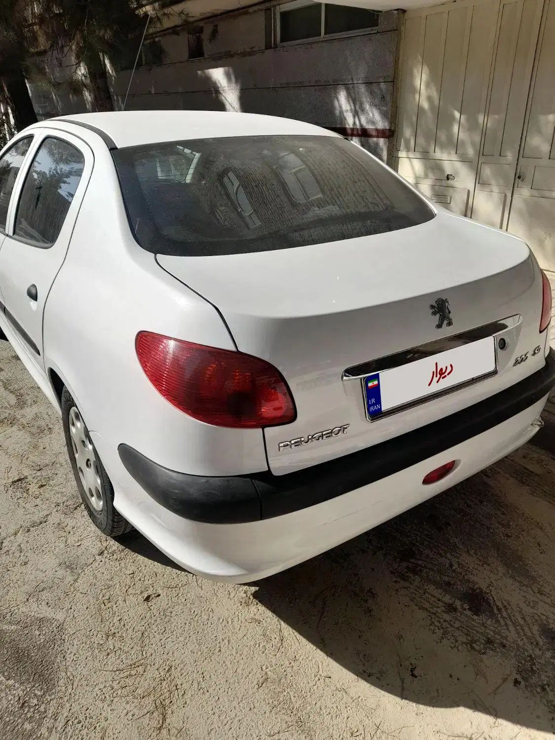 پژو ۲۰۶ صندوق دار v8 - 1398