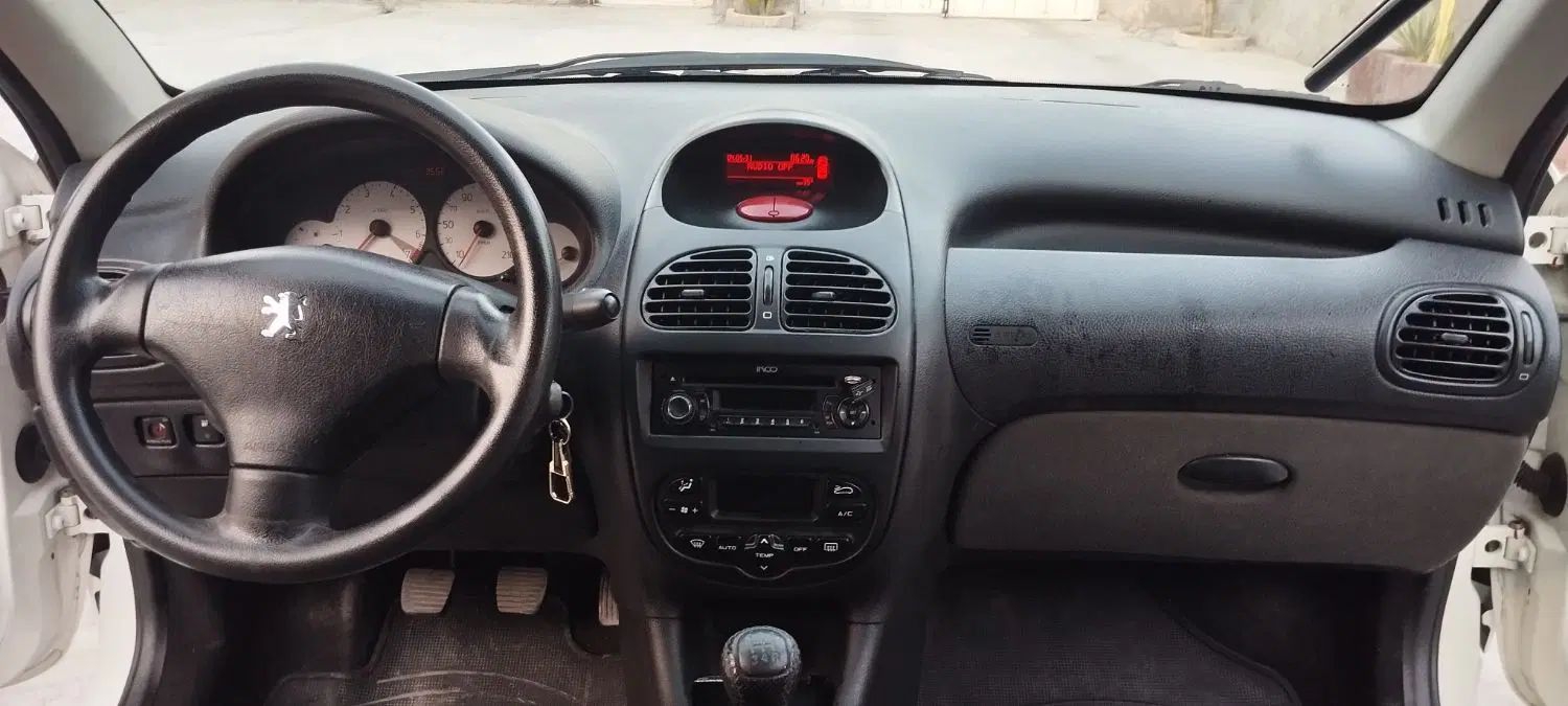 پژو ۲۰۶ صندوق دار v8 - 1397