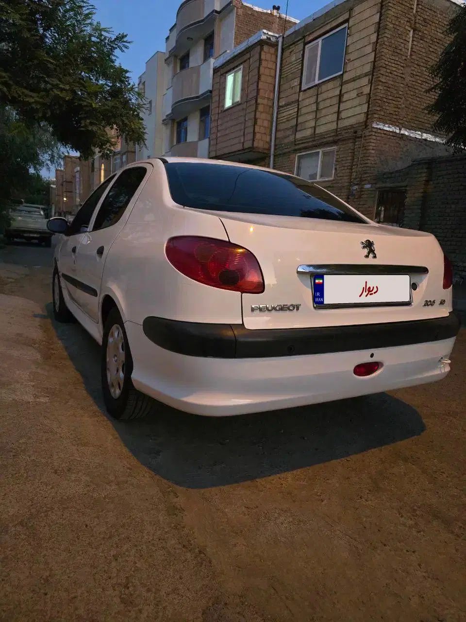 پژو ۲۰۶ صندوق دار v8 - 1394