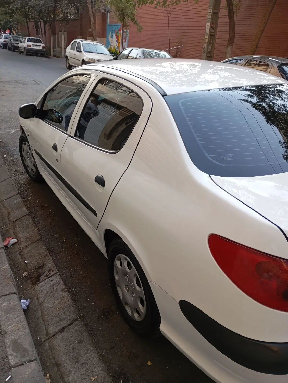 پژو ۲۰۶ صندوق دار v8 - 1396