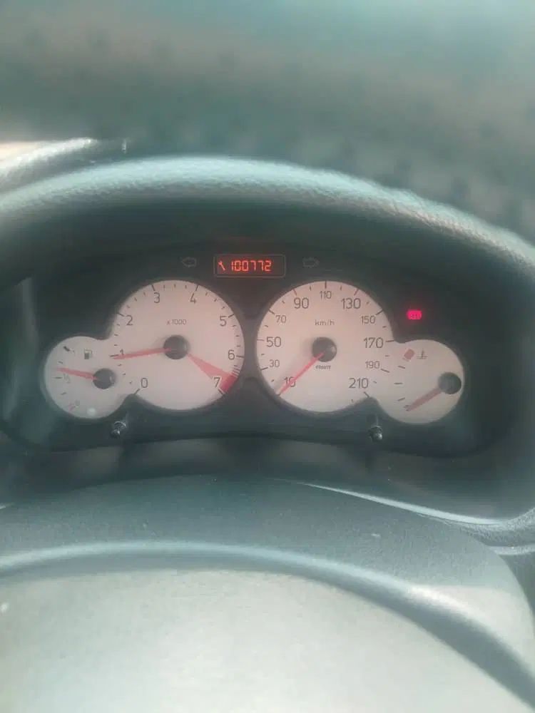 پژو ۲۰۶ صندوق دار v8 - 1397