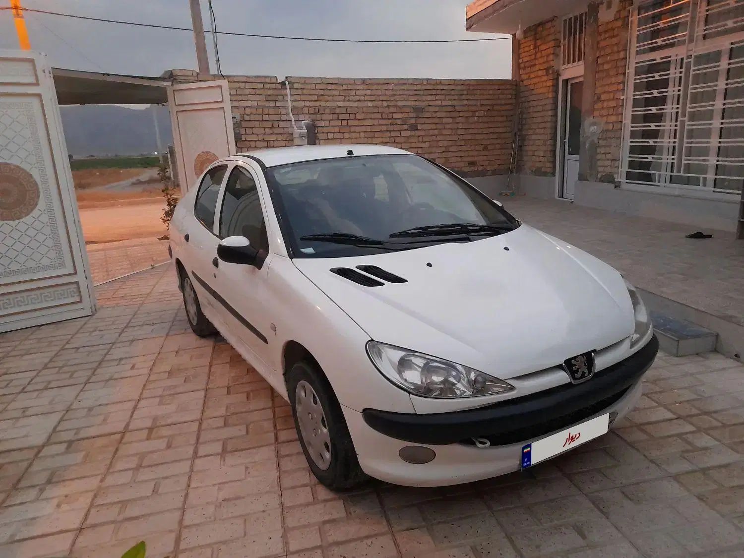 پژو ۲۰۶ صندوق دار v8 - 1393