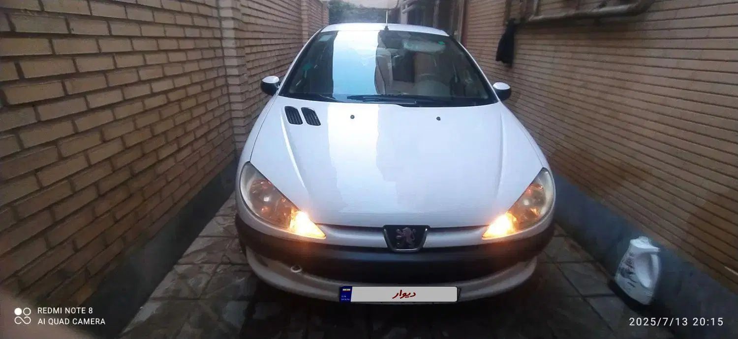 پژو ۲۰۶ صندوق دار v8 - 1391