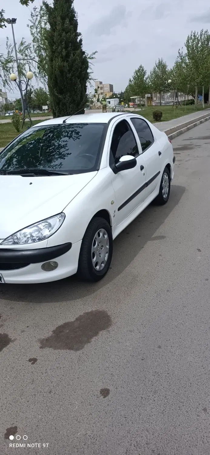 پژو ۲۰۶ صندوق دار v8 - 1393