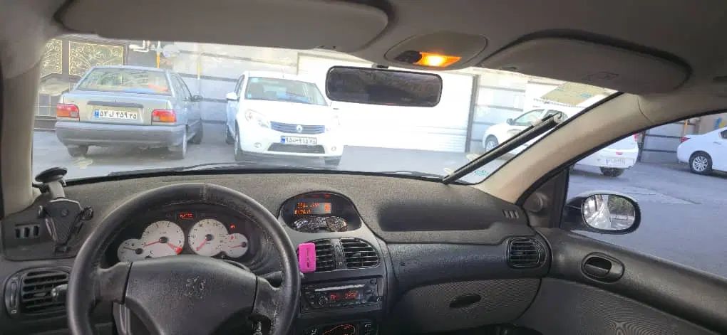 پژو ۲۰۶ صندوق دار v8 - 1393