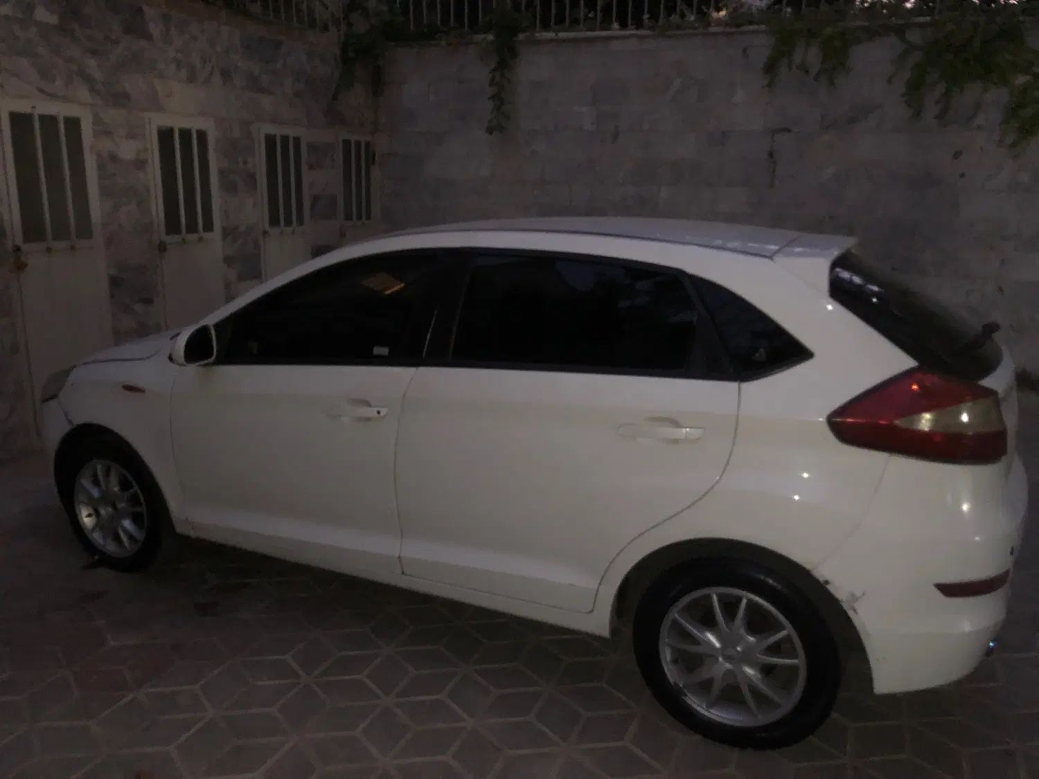 ام وی ام 315 هاچ بک ساده دنده ای - 1391