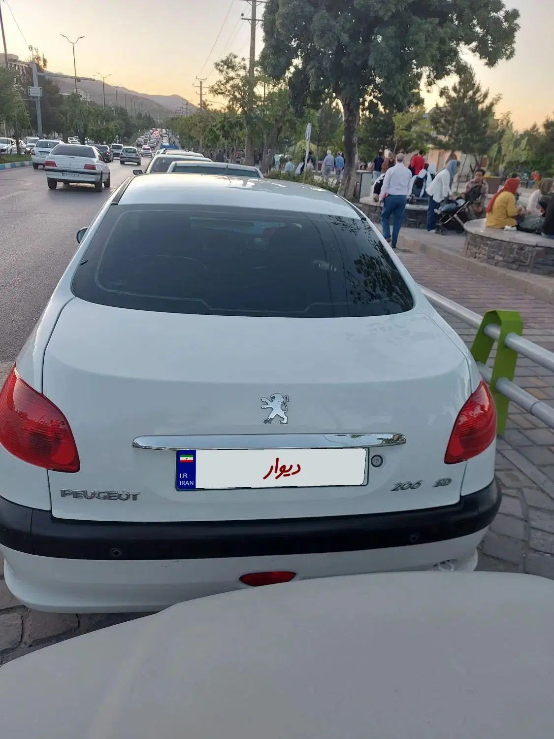 پژو ۲۰۶ صندوق دار v8 - 1397