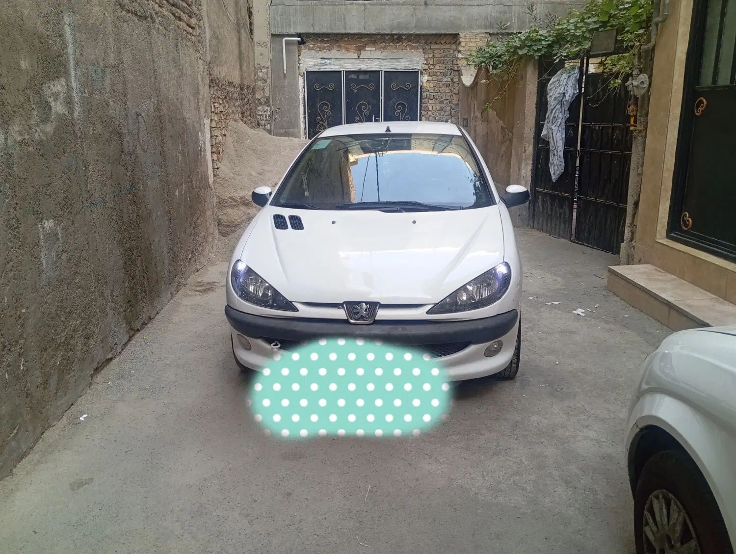 پژو ۲۰۶ صندوق دار v8 - 1396