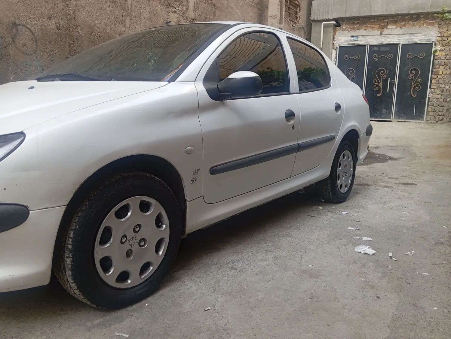 پژو ۲۰۶ صندوق دار v8 - 1396