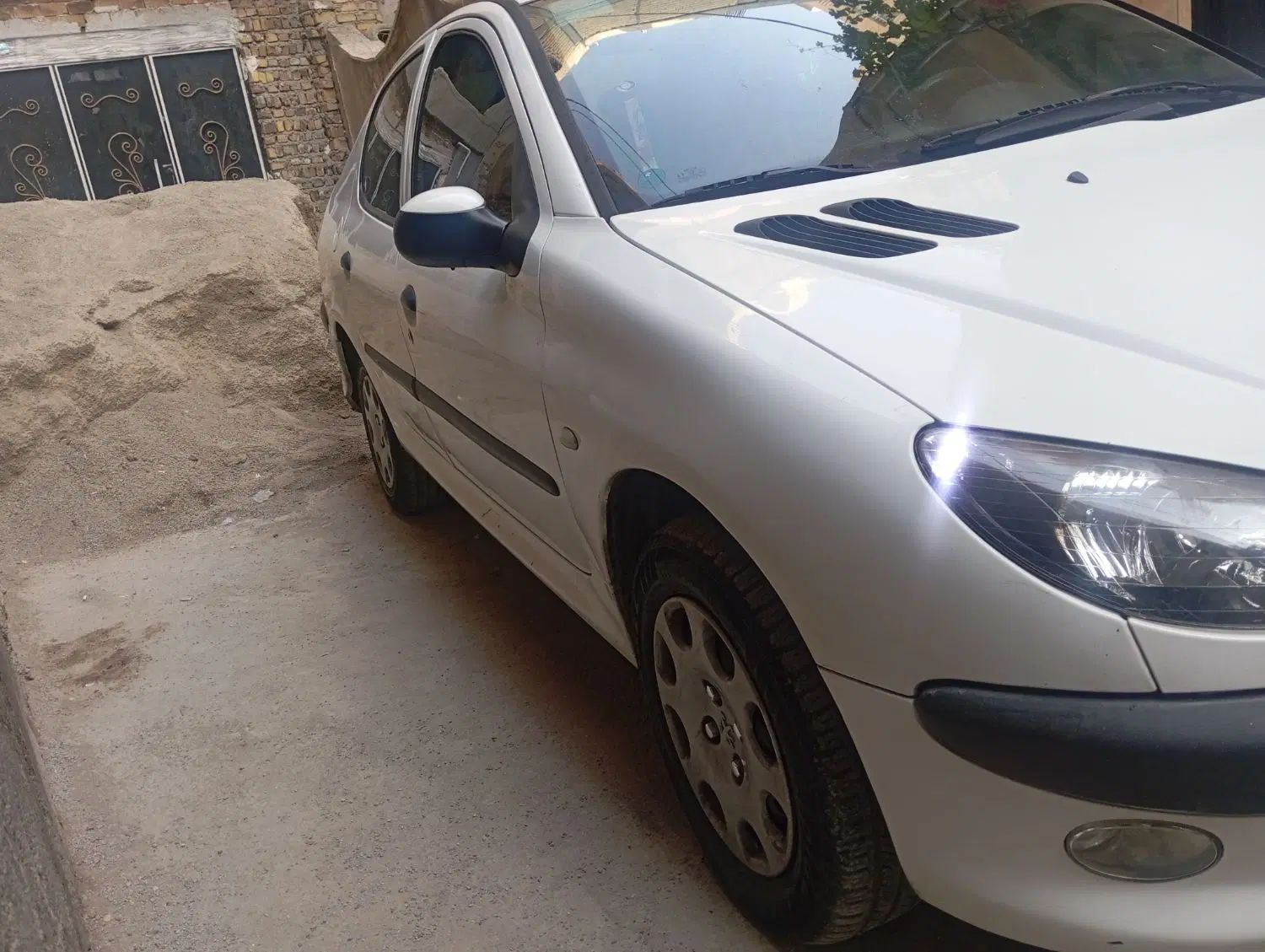 پژو ۲۰۶ صندوق دار v8 - 1396