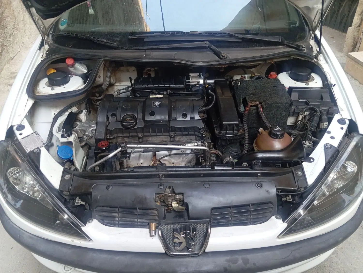 پژو ۲۰۶ صندوق دار v8 - 1396