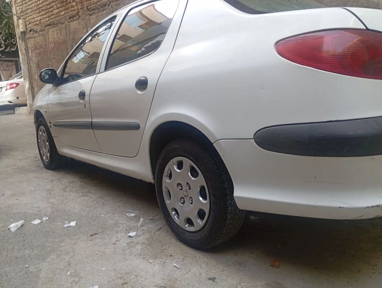 پژو ۲۰۶ صندوق دار v8 - 1396