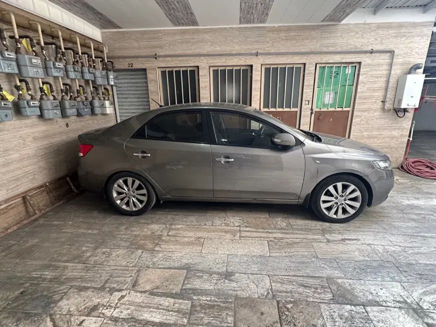 کیا سراتو 2.0 لیتر اتوماتیک GT لاین - 2010