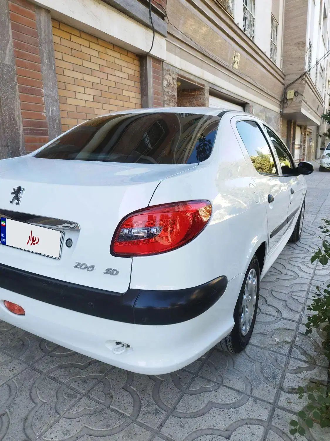 پژو ۲۰۶ صندوق دار v8 - 1398