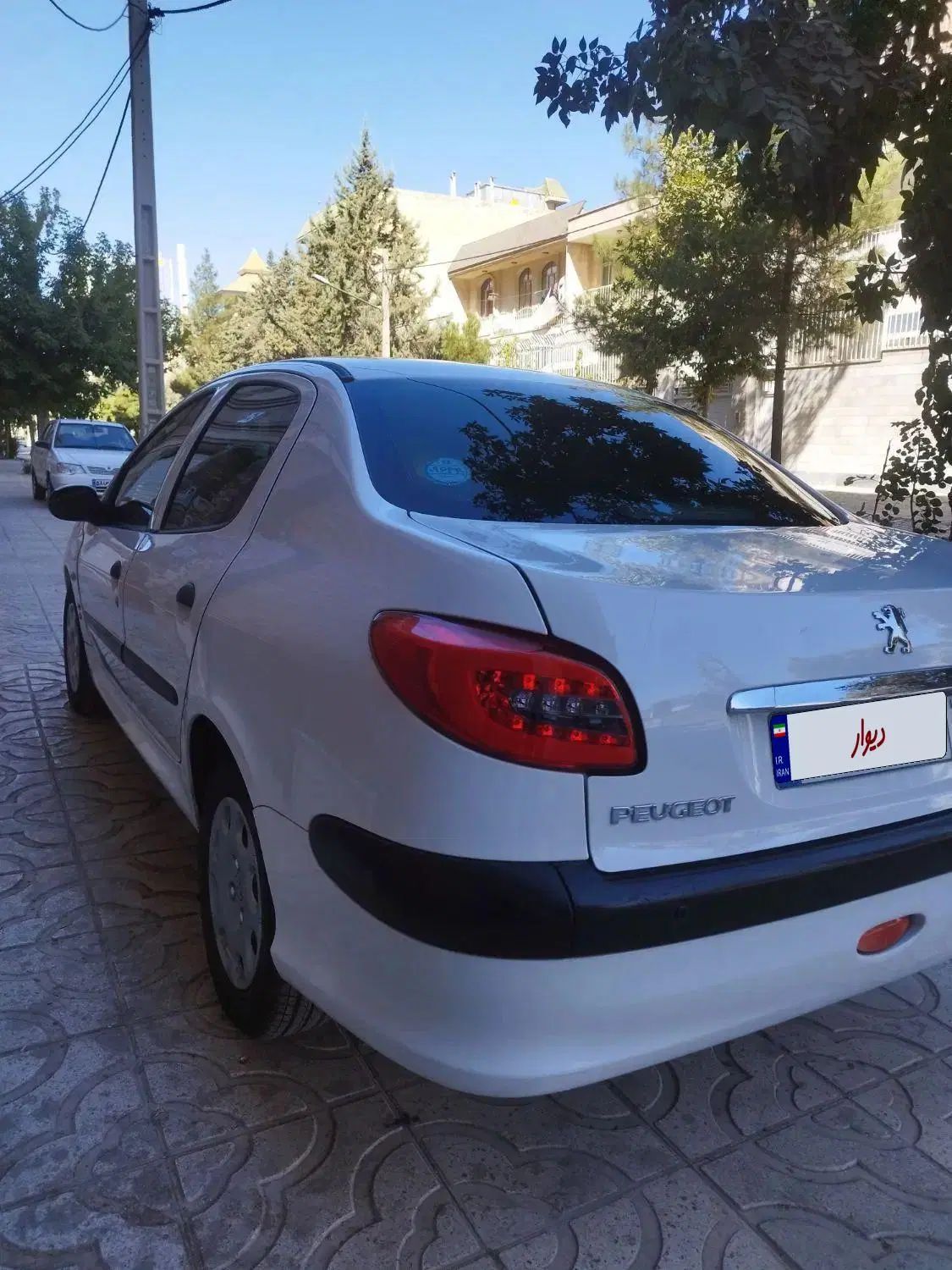 پژو ۲۰۶ صندوق دار v8 - 1398