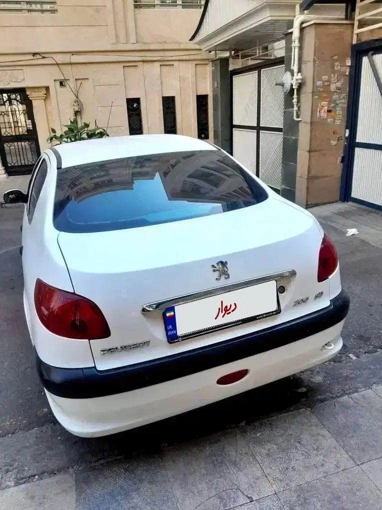 پژو ۲۰۶ صندوق دار v8 - 1398
