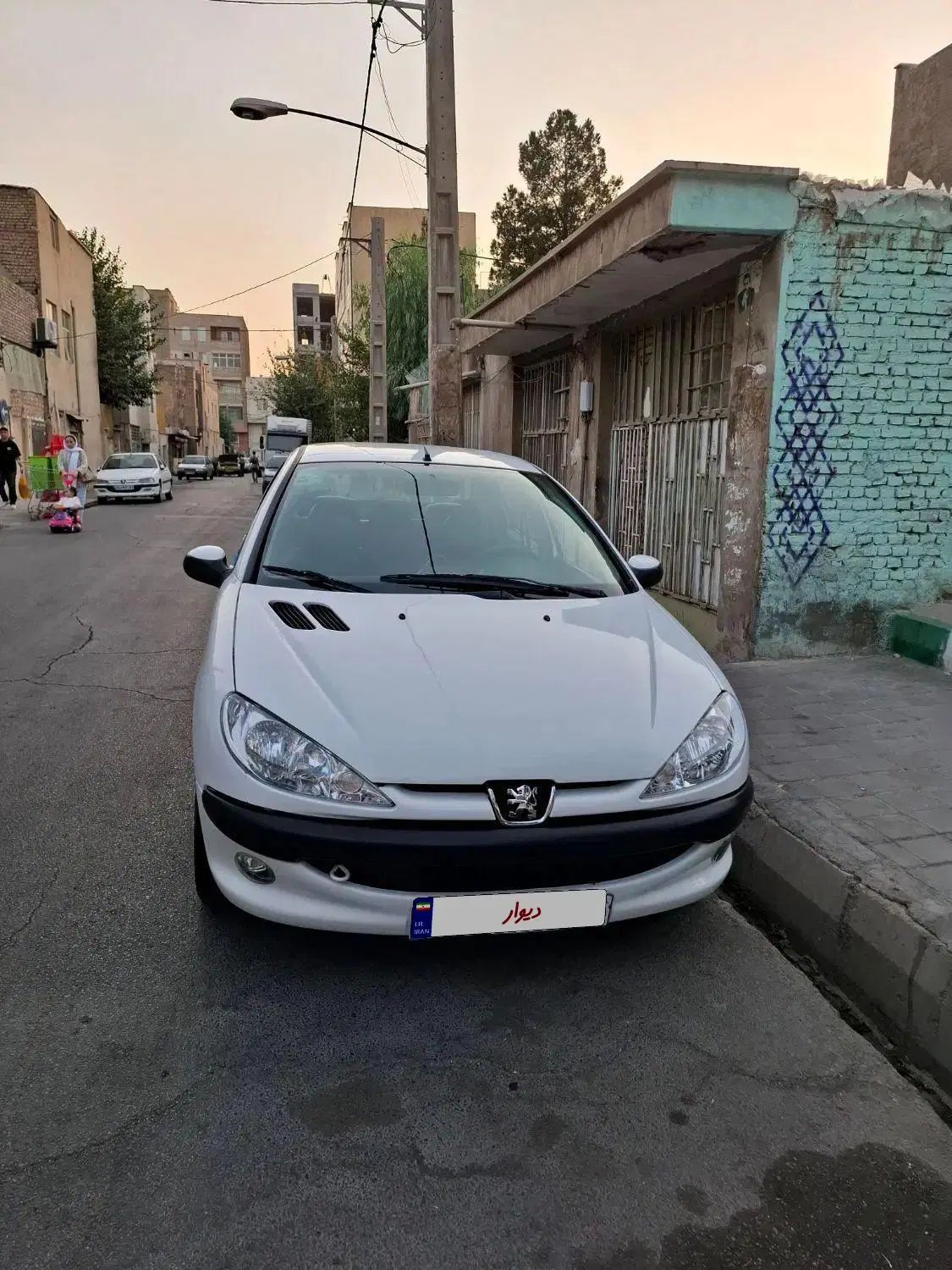 پژو ۲۰۶ صندوق دار v8 - 1396