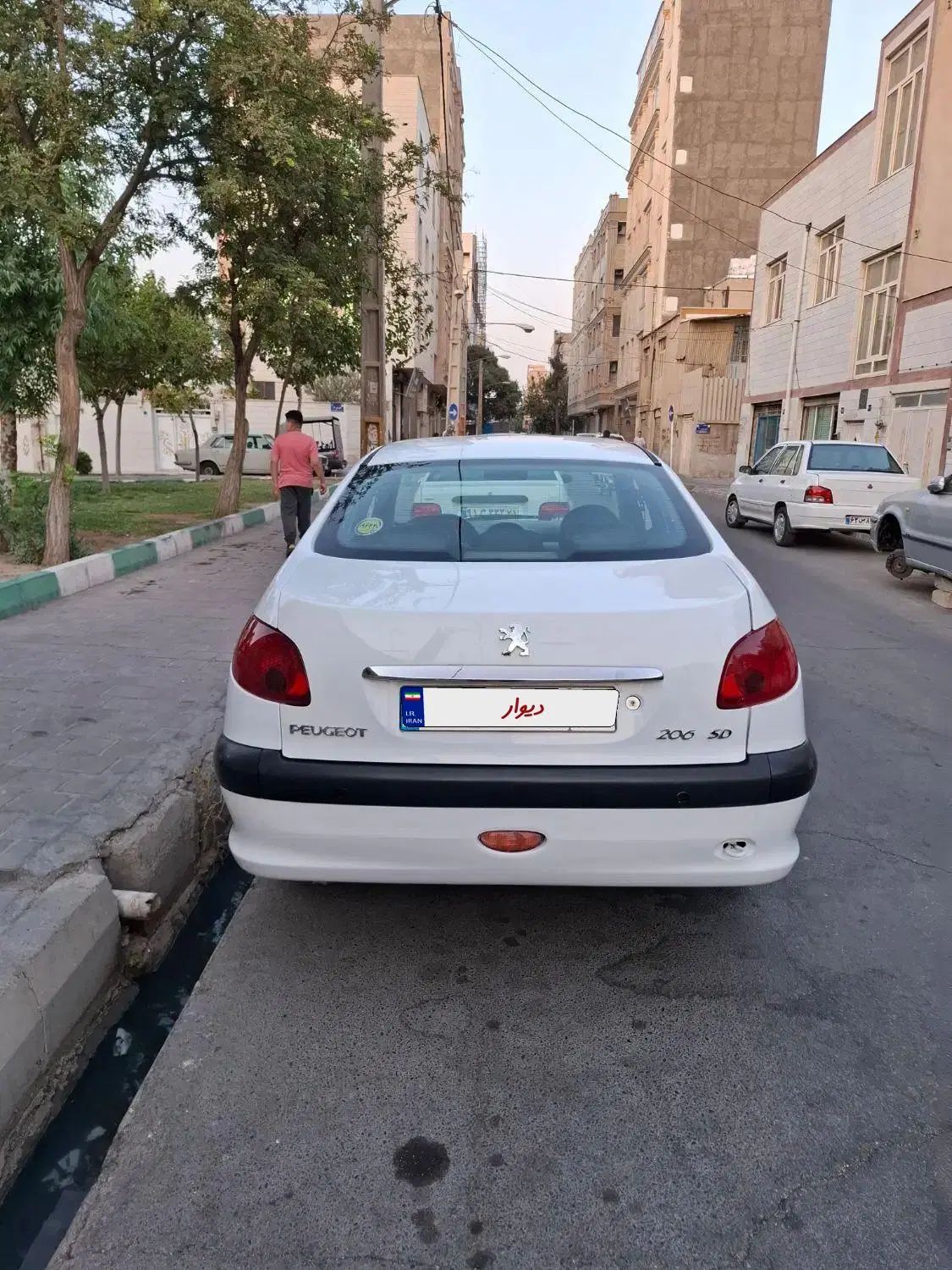 پژو ۲۰۶ صندوق دار v8 - 1396