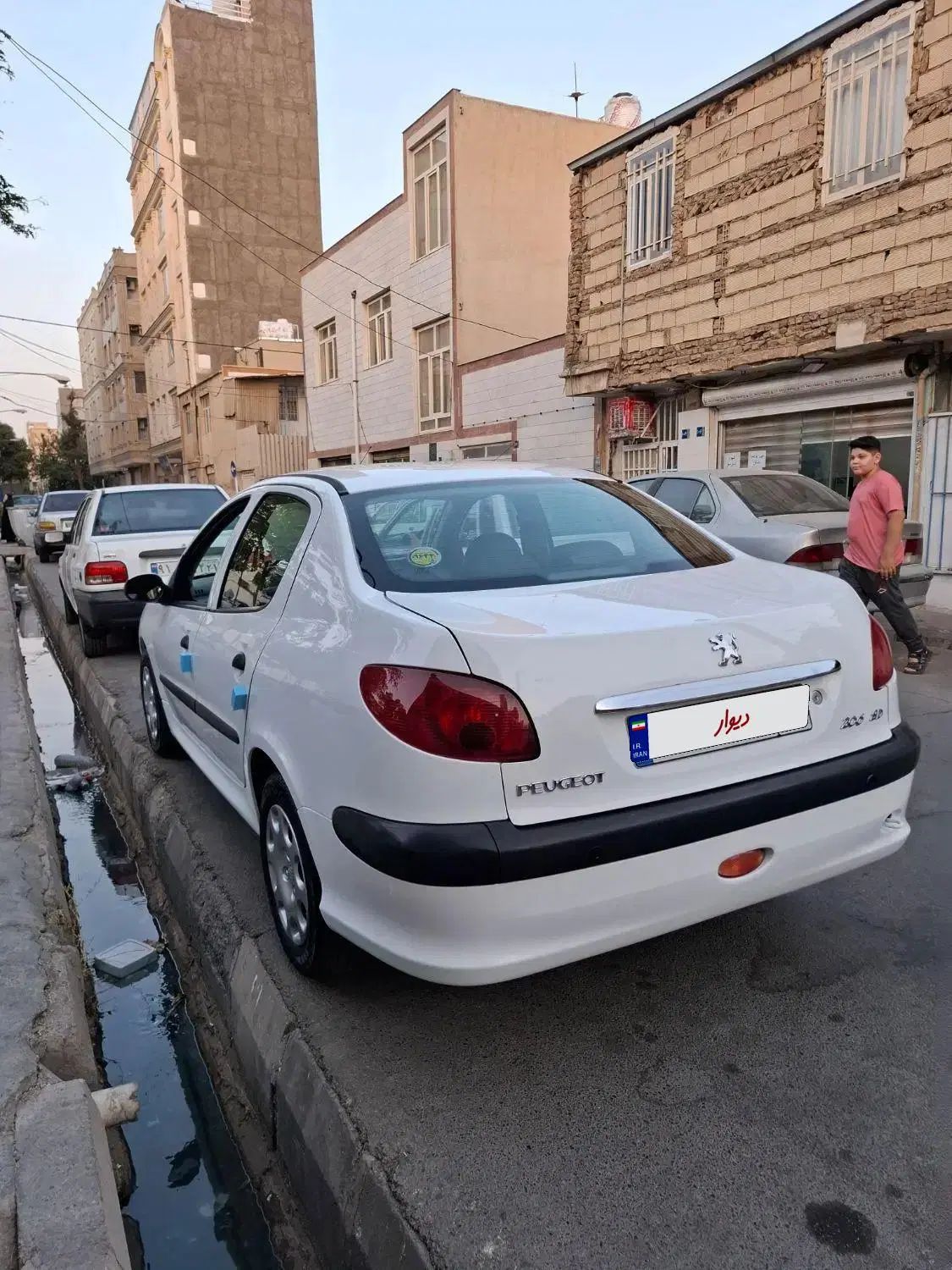 پژو ۲۰۶ صندوق دار v8 - 1396