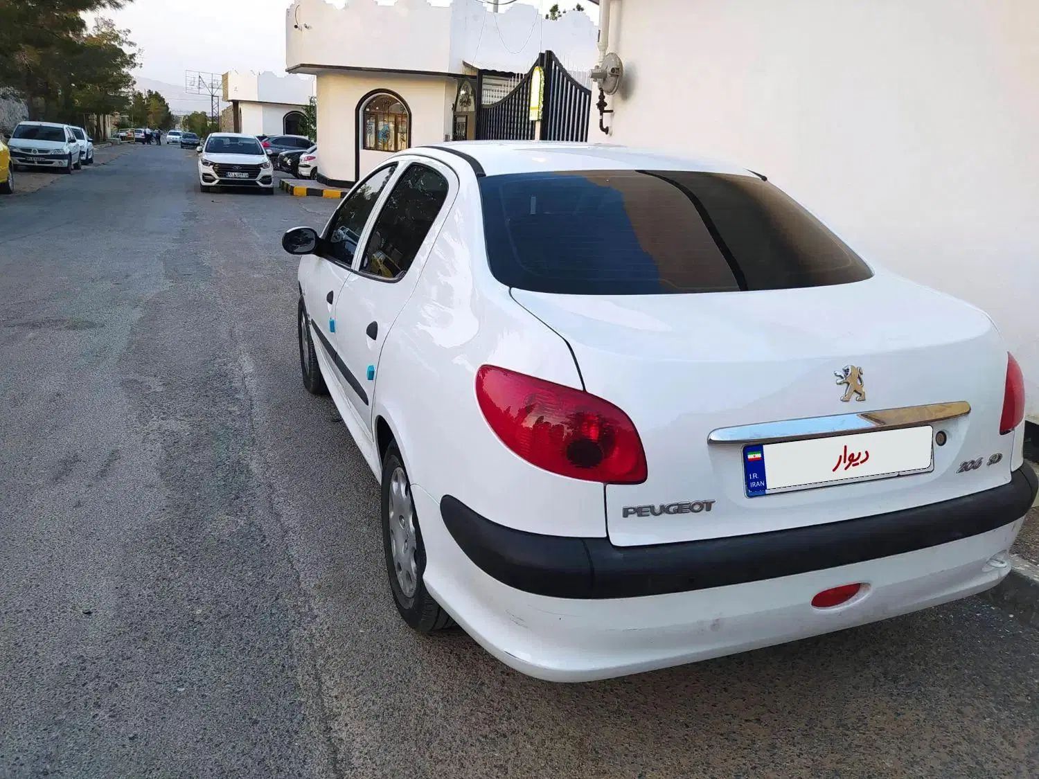 پژو ۲۰۶ صندوق دار v8 - 1393
