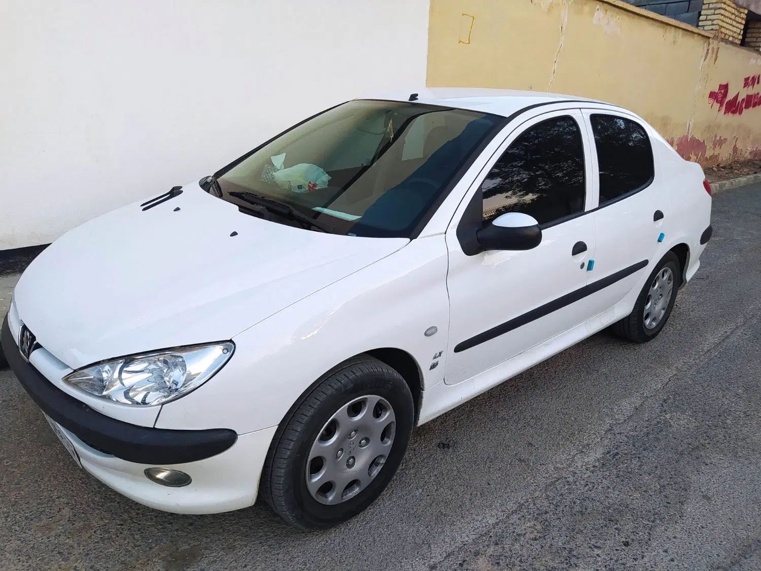 پژو ۲۰۶ صندوق دار v8 - 1393