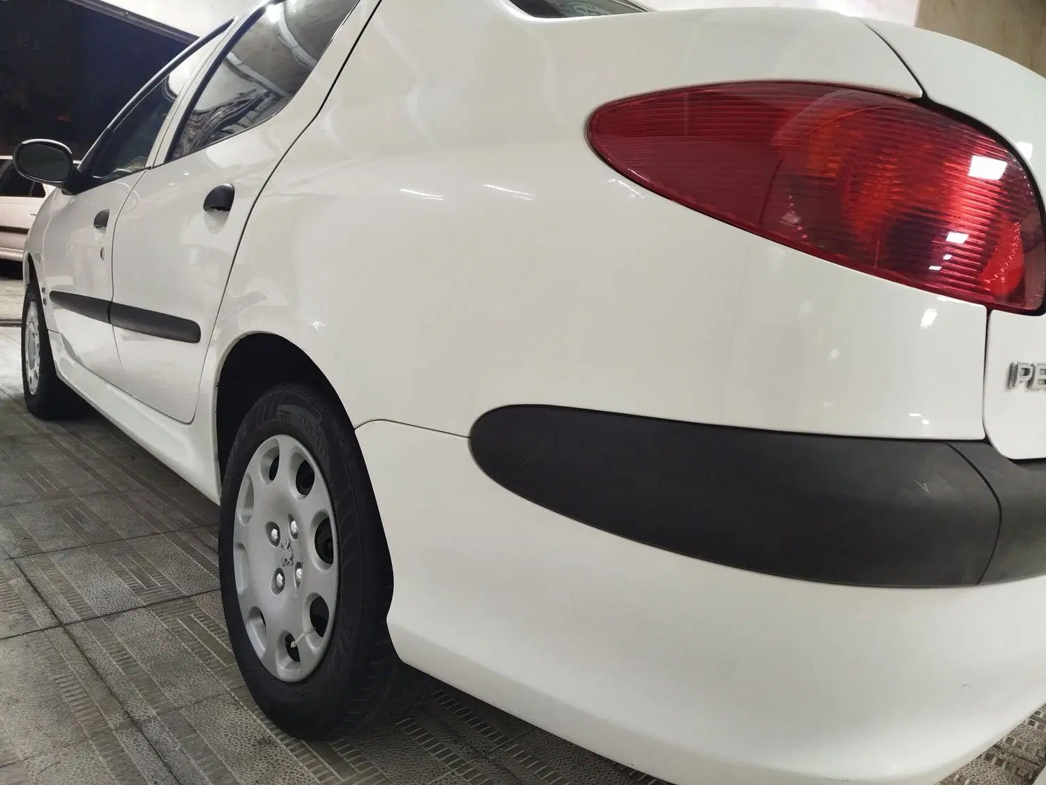 پژو ۲۰۶ صندوق دار v8 - 1399