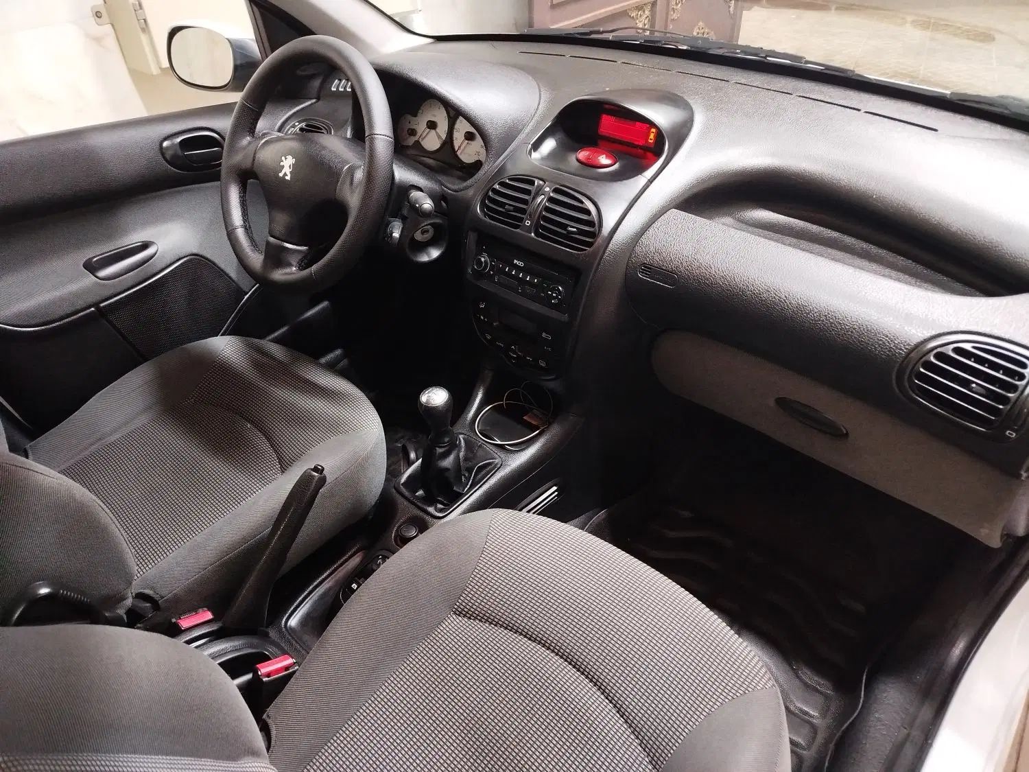 پژو ۲۰۶ صندوق دار v8 - 1399