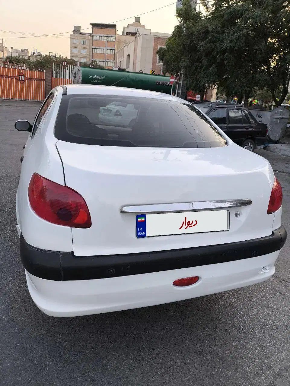 پژو ۲۰۶ صندوق دار v8 - 1393