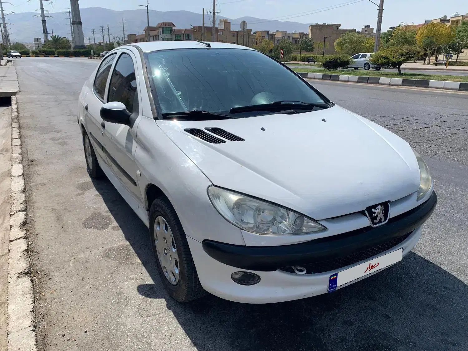 پژو ۲۰۶ صندوق دار v8 - 1393