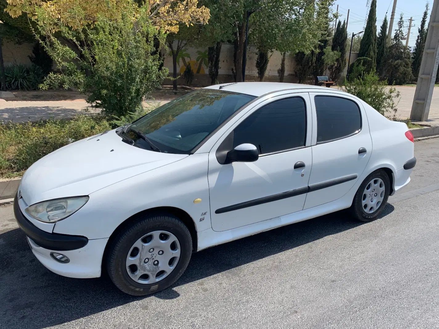 پژو ۲۰۶ صندوق دار v8 - 1393