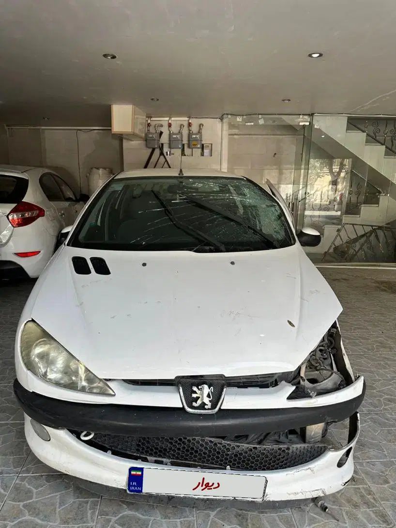 پژو ۲۰۶ صندوق دار v8 - 1392