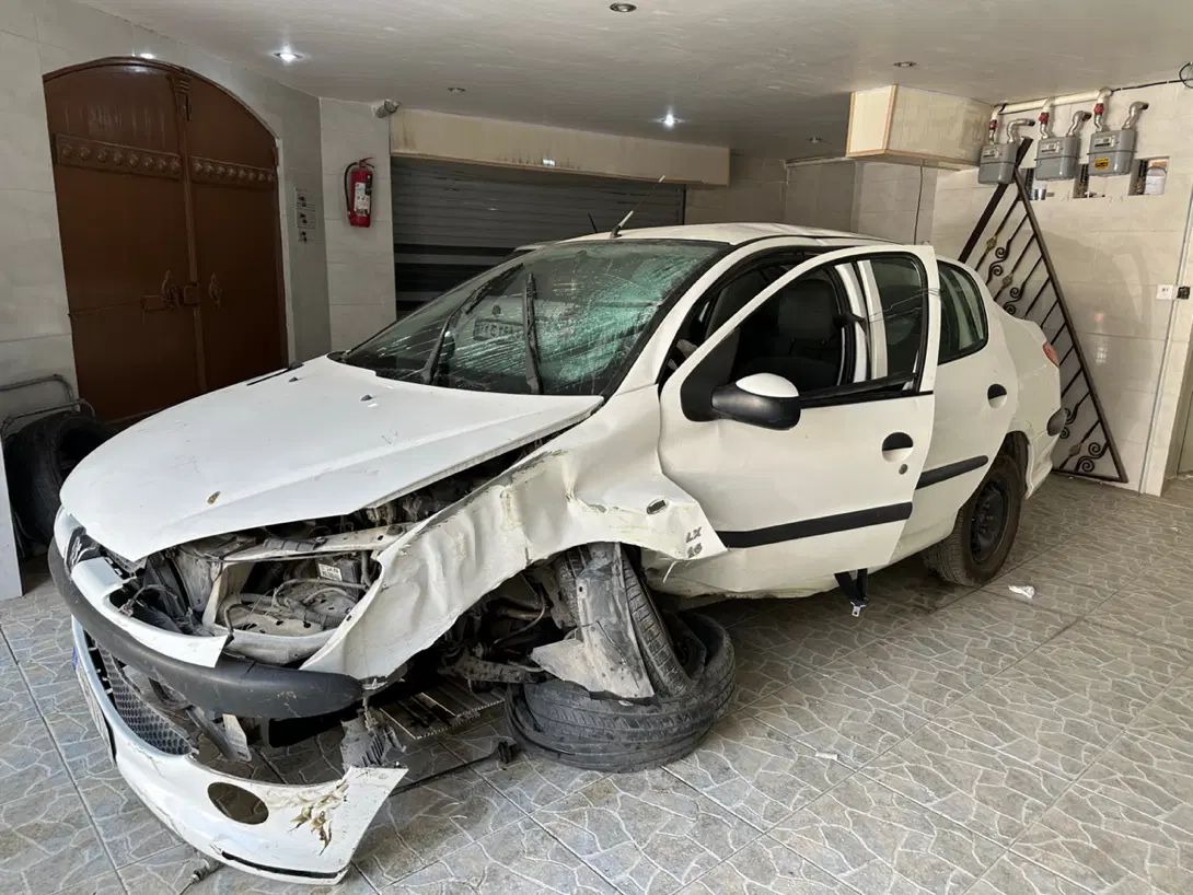 پژو ۲۰۶ صندوق دار v8 - 1392