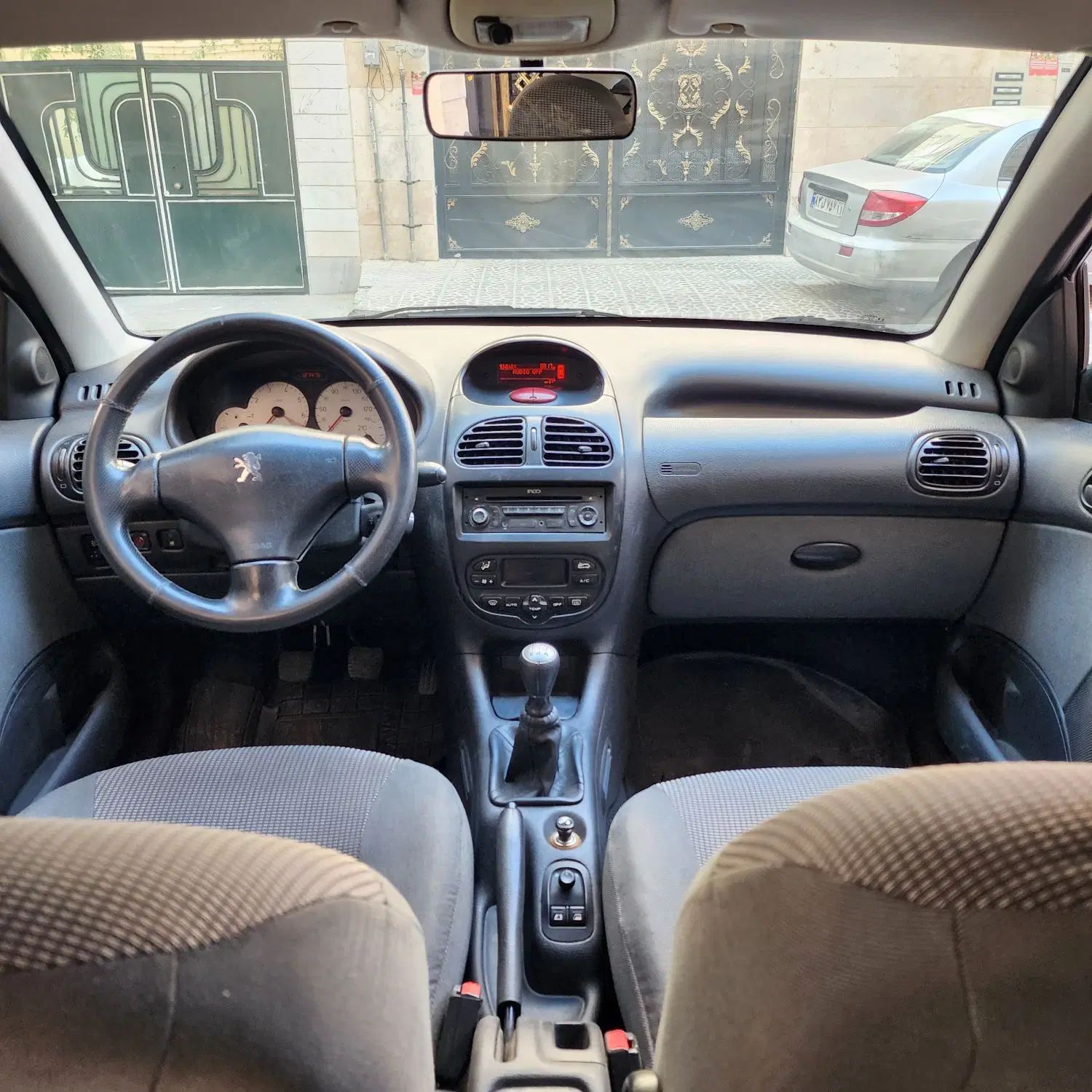 پژو ۲۰۶ صندوق دار v8 - 1394