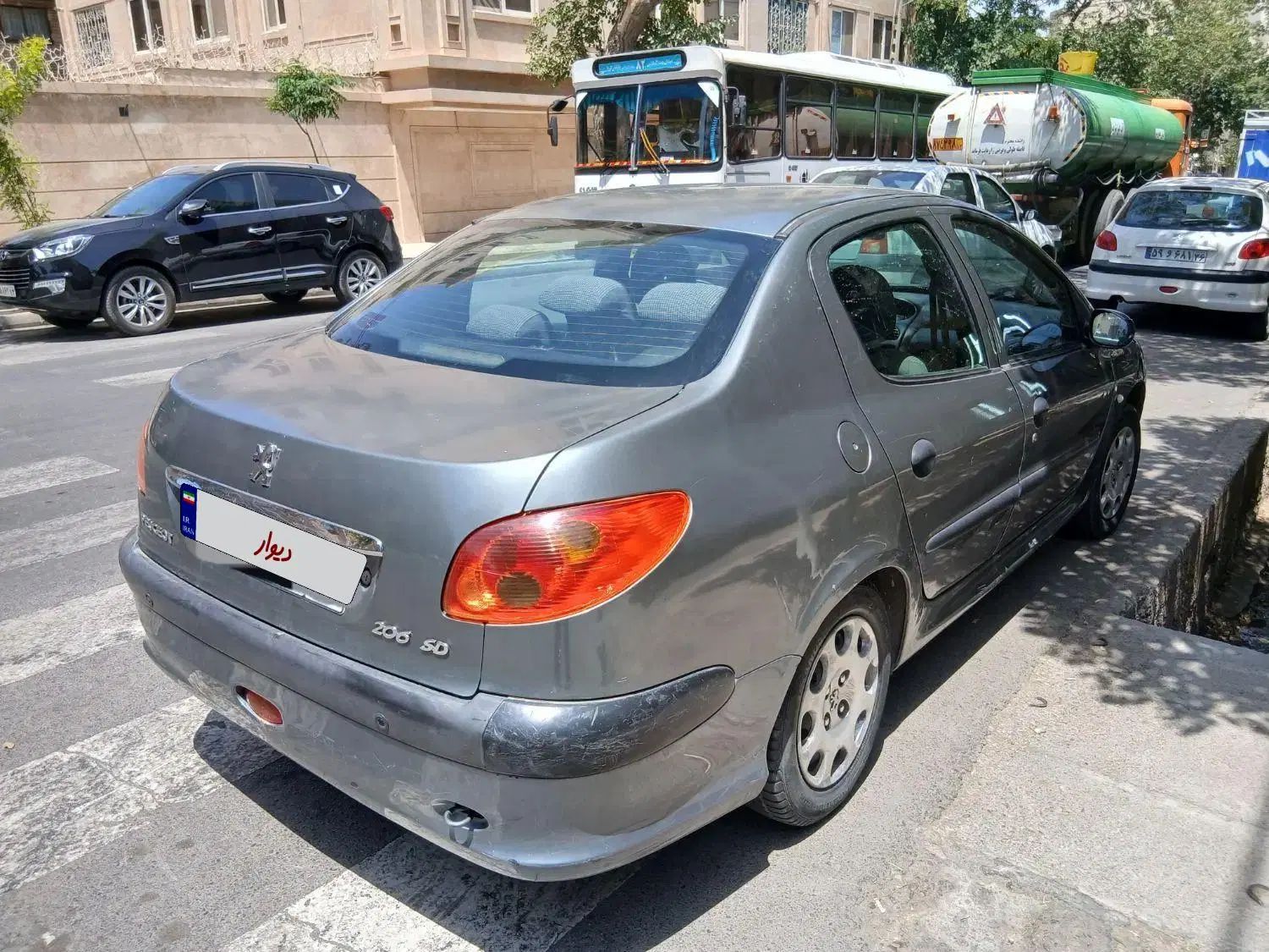 پژو ۲۰۶ صندوق دار v8 - 1393