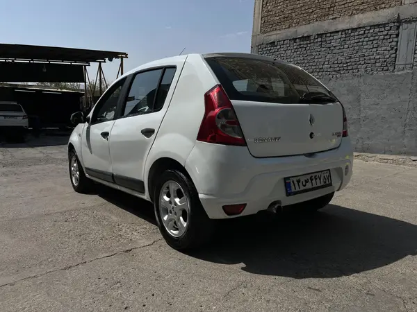 رنو ساندرو دنده ای - 1396