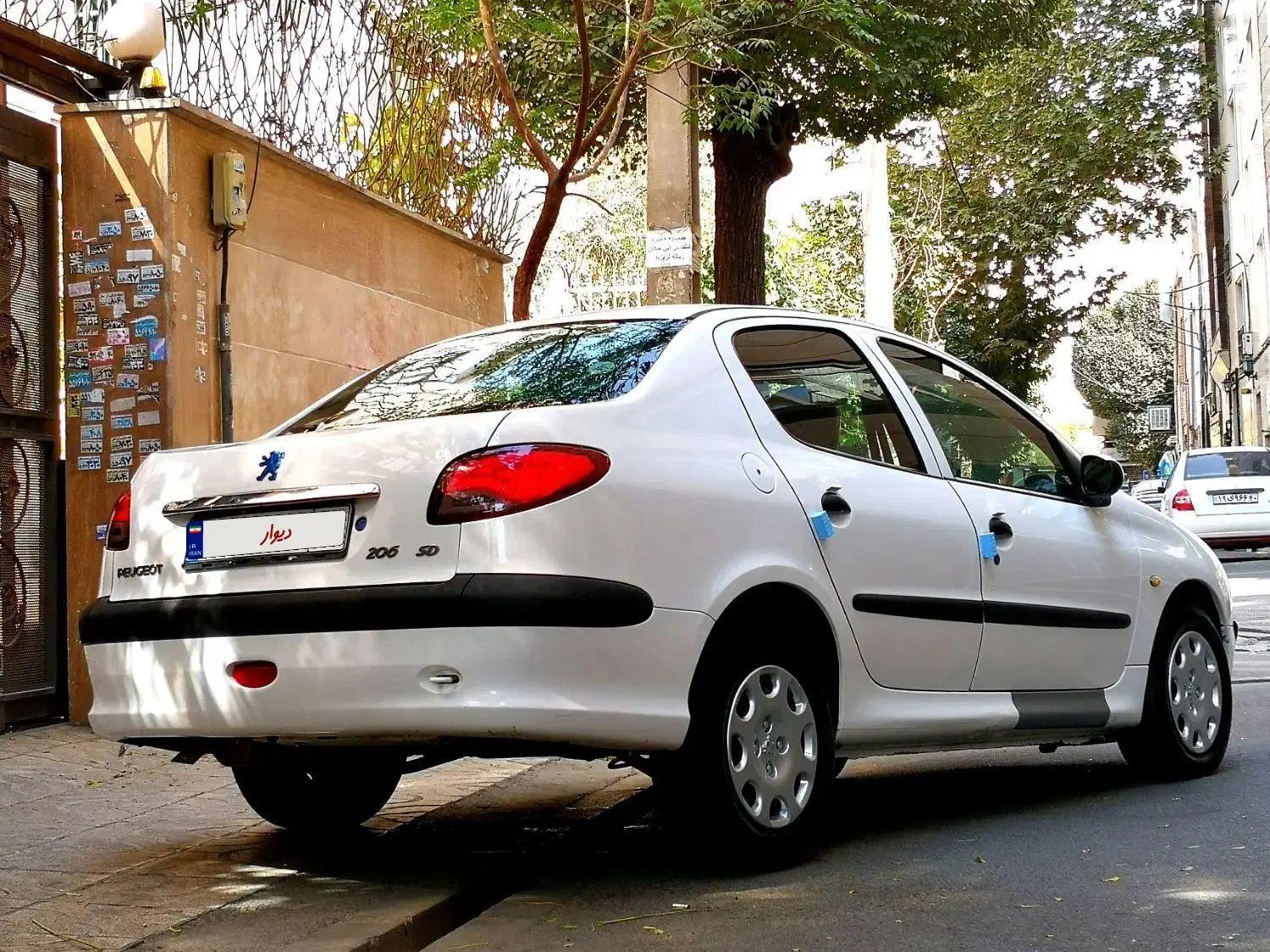 پژو ۲۰۶ صندوق دار v8 - 1393