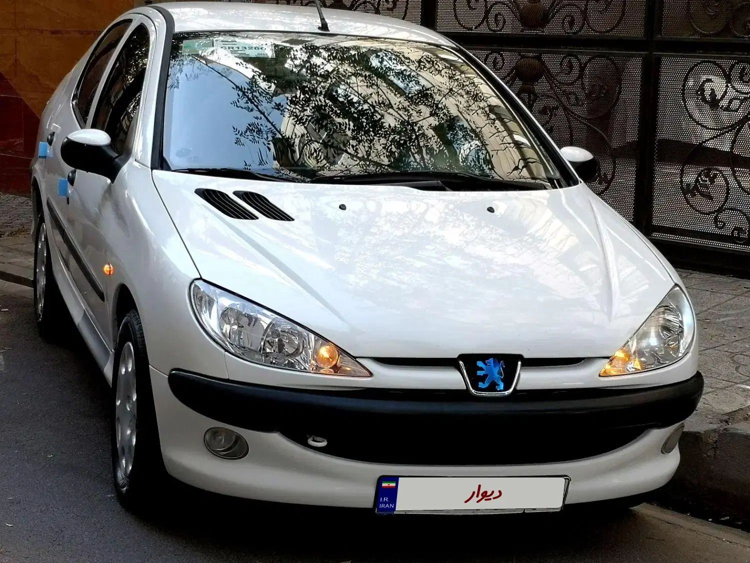 پژو ۲۰۶ صندوق دار v8 - 1393