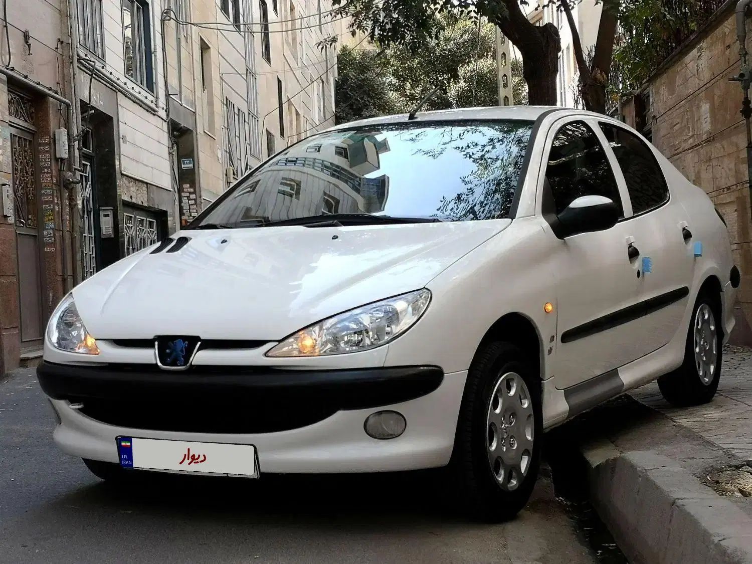 پژو ۲۰۶ صندوق دار v8 - 1393