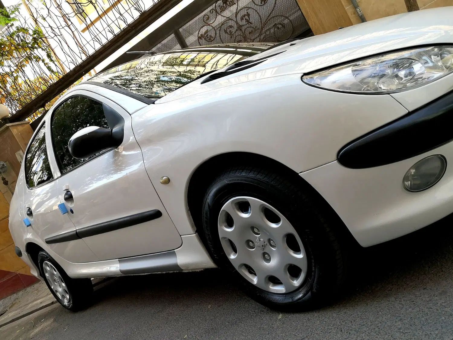 پژو ۲۰۶ صندوق دار v8 - 1393