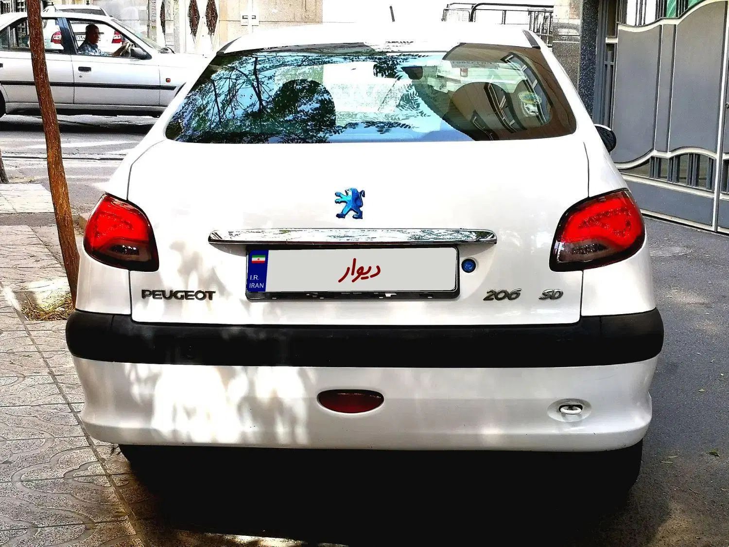 پژو ۲۰۶ صندوق دار v8 - 1393
