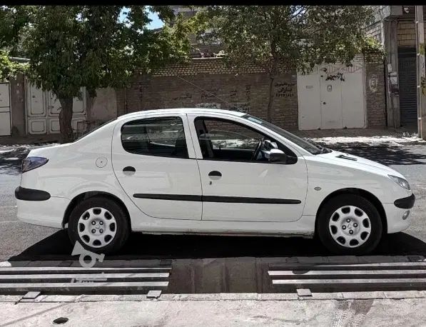 پژو ۲۰۶ صندوق دار v8 - 1396