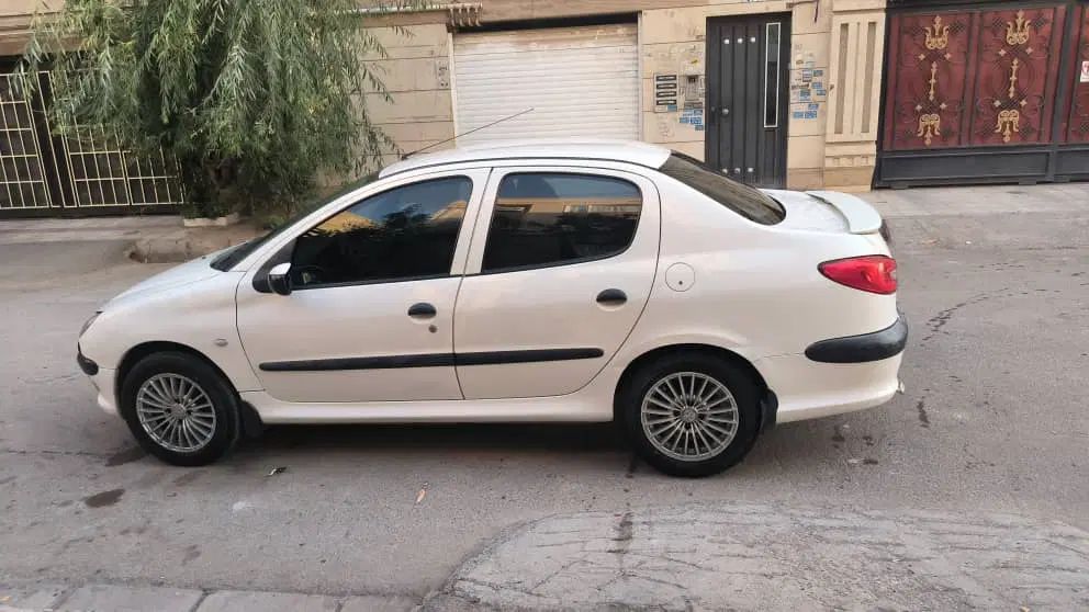 پژو ۲۰۶ صندوق دار v10 - 1388
