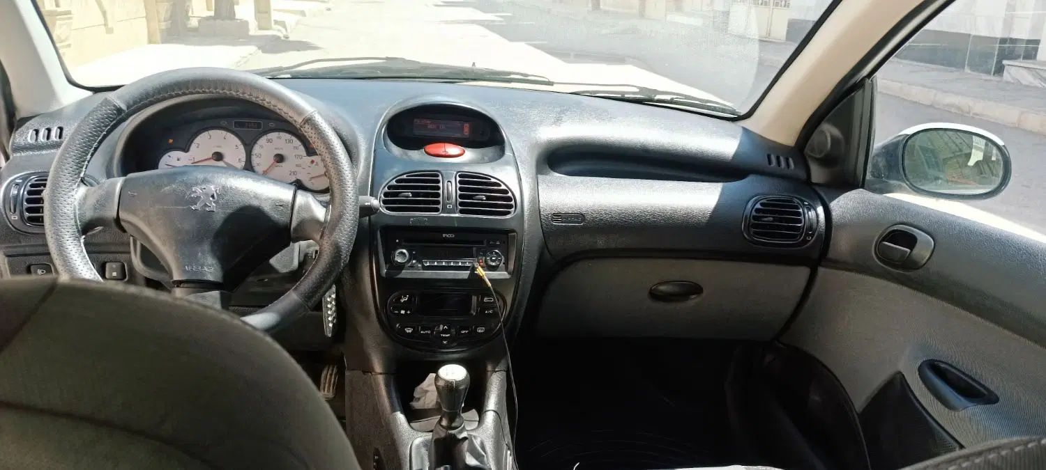 پژو ۲۰۶ صندوق دار v8 - 1396
