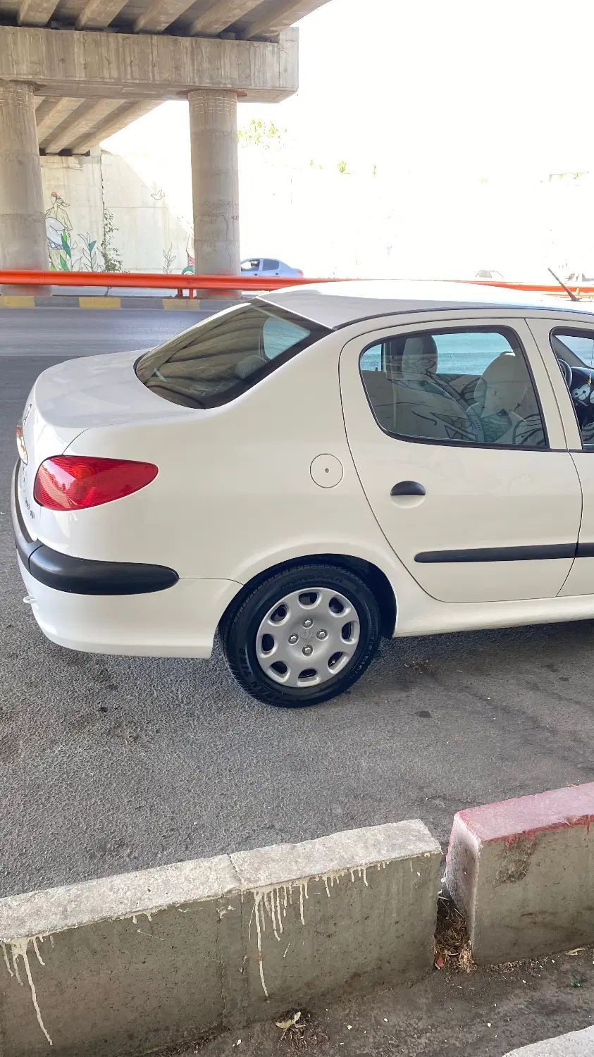 پژو ۲۰۶ صندوق دار v8 - 1395