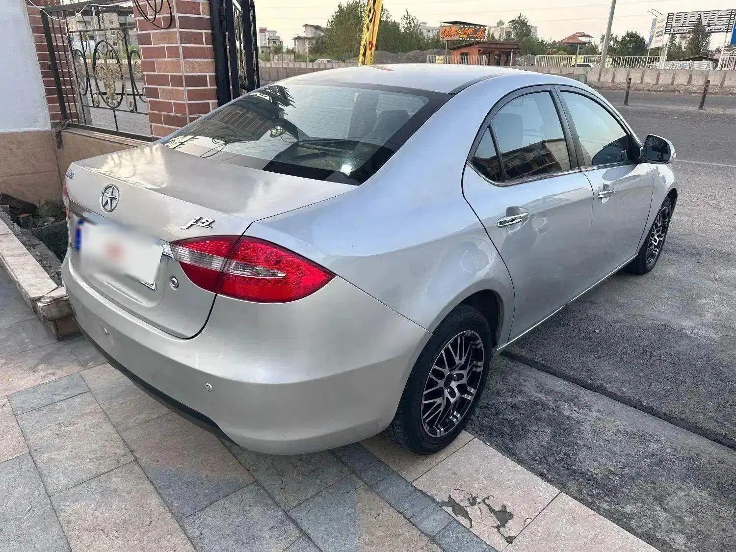 جک J5 اتوماتیک - 1393